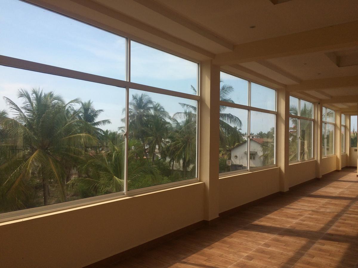 Waves By Tranquil Hotel Negombo Exterior foto