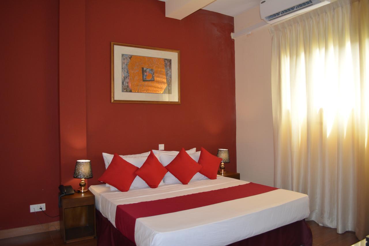 Waves By Tranquil Hotel Negombo Exterior foto