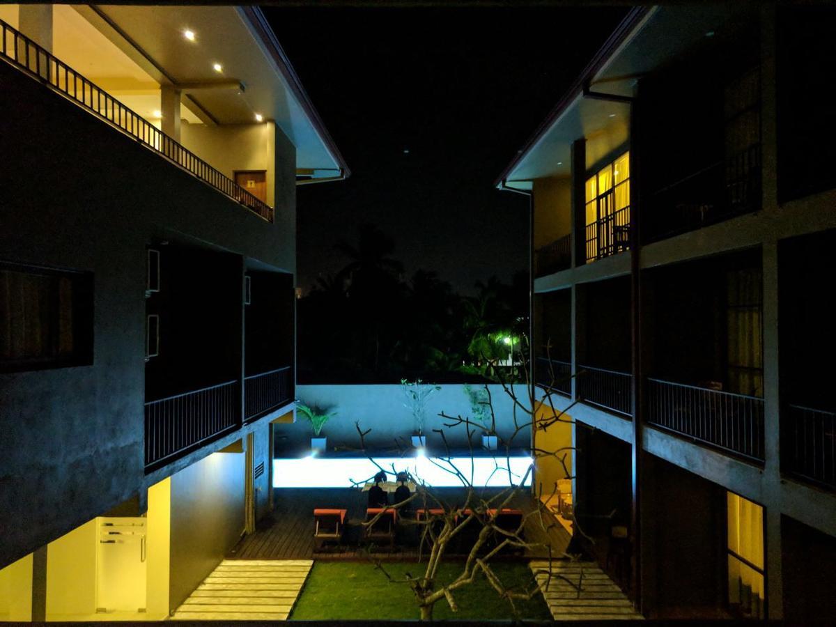 Waves By Tranquil Hotel Negombo Exterior foto