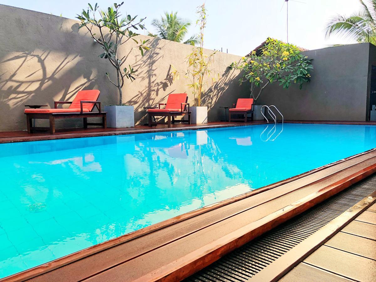 Waves By Tranquil Hotel Negombo Exterior foto