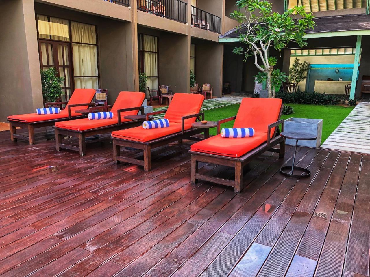 Waves By Tranquil Hotel Negombo Exterior foto