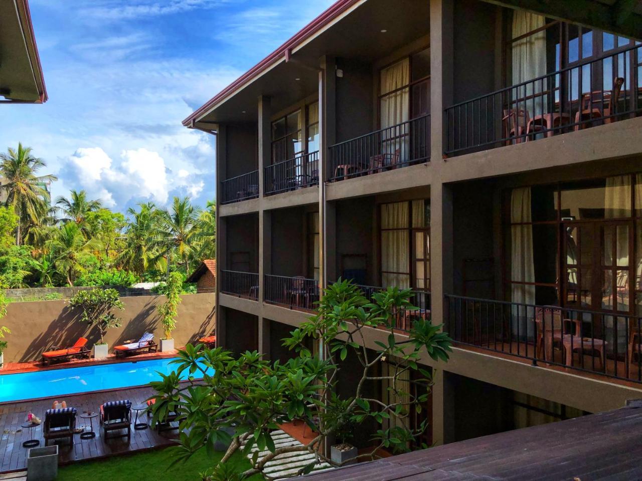 Waves By Tranquil Hotel Negombo Exterior foto