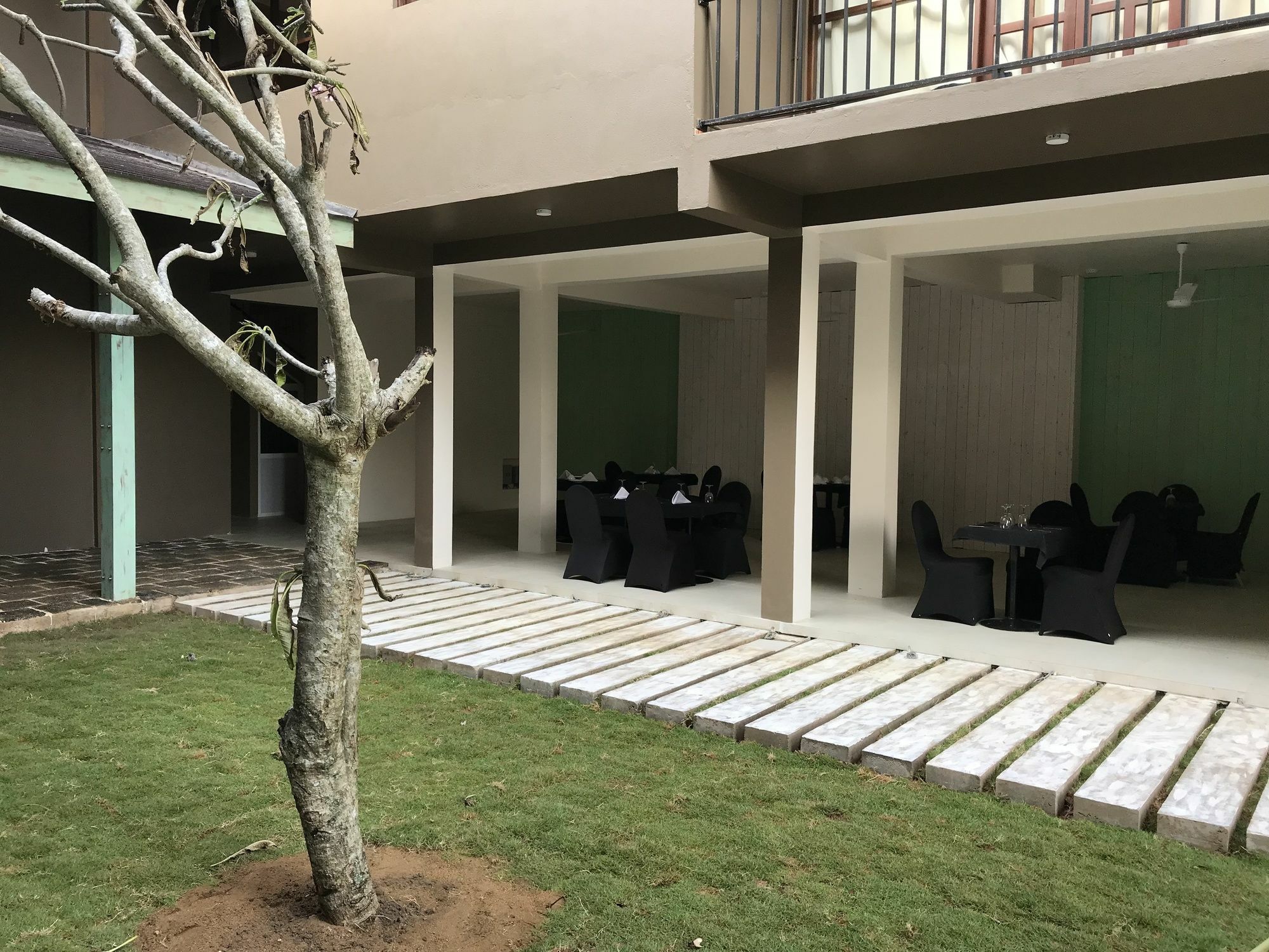 Waves By Tranquil Hotel Negombo Exterior foto
