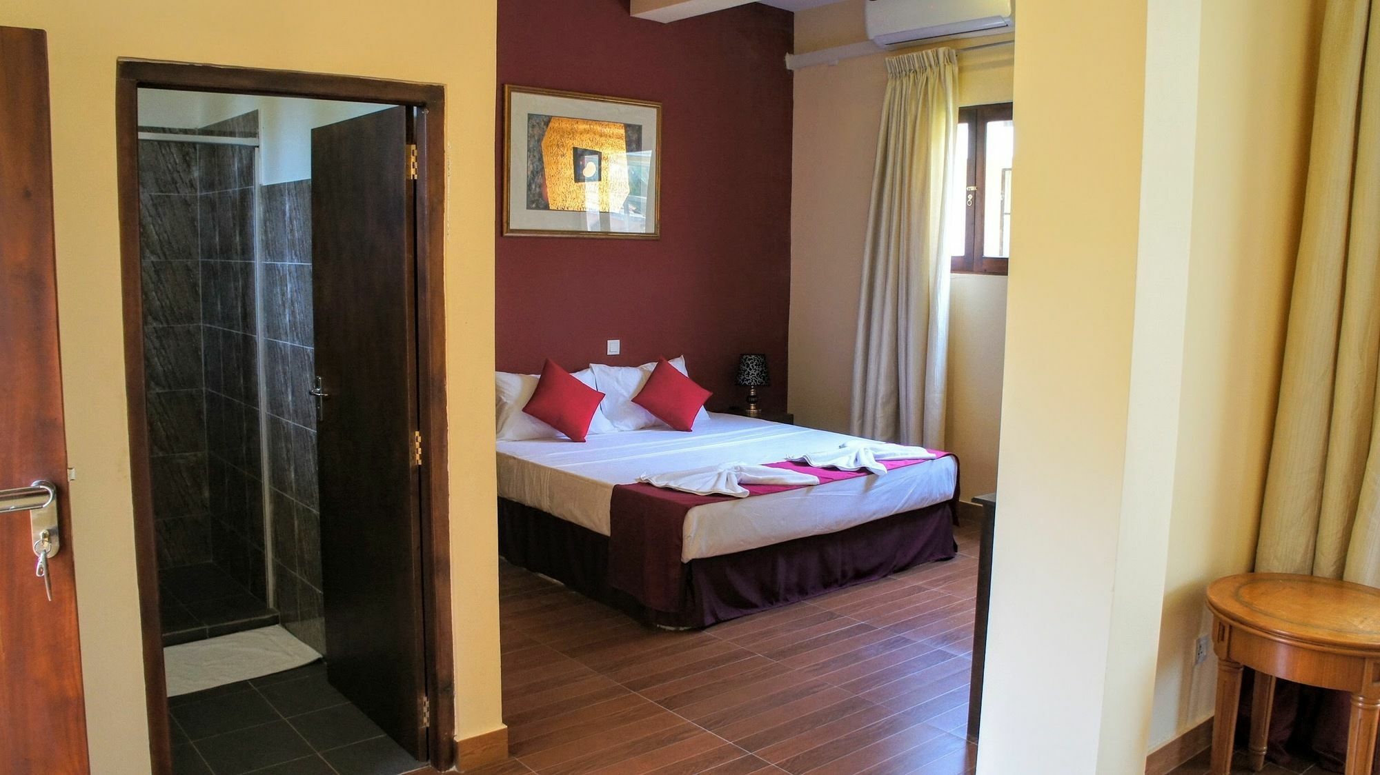 Waves By Tranquil Hotel Negombo Exterior foto