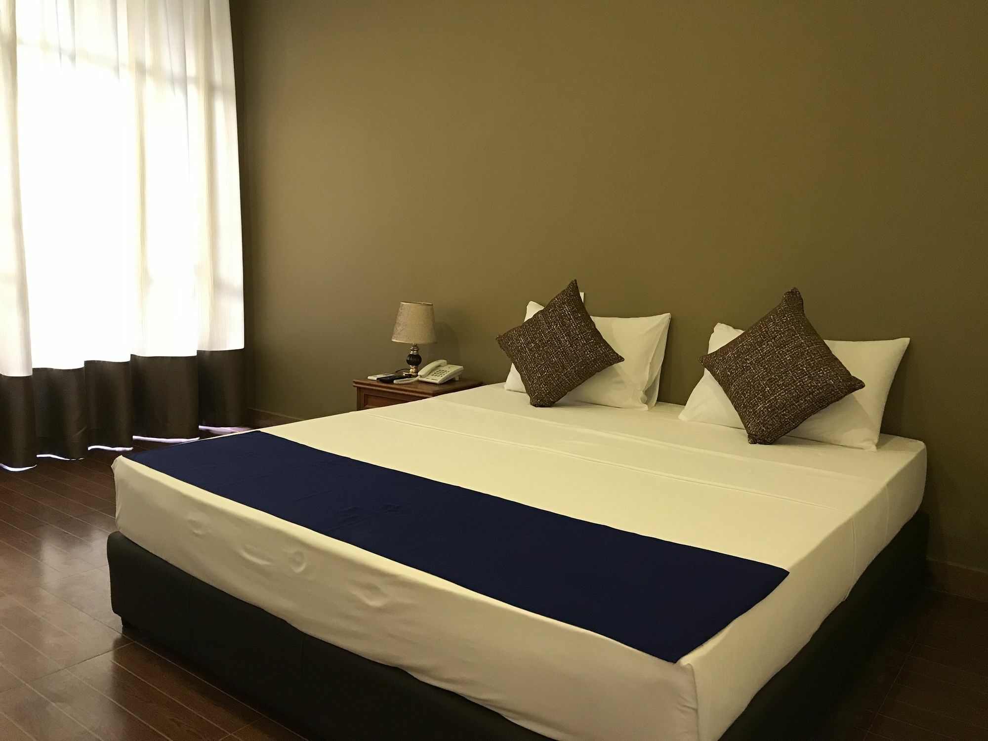Waves By Tranquil Hotel Negombo Exterior foto
