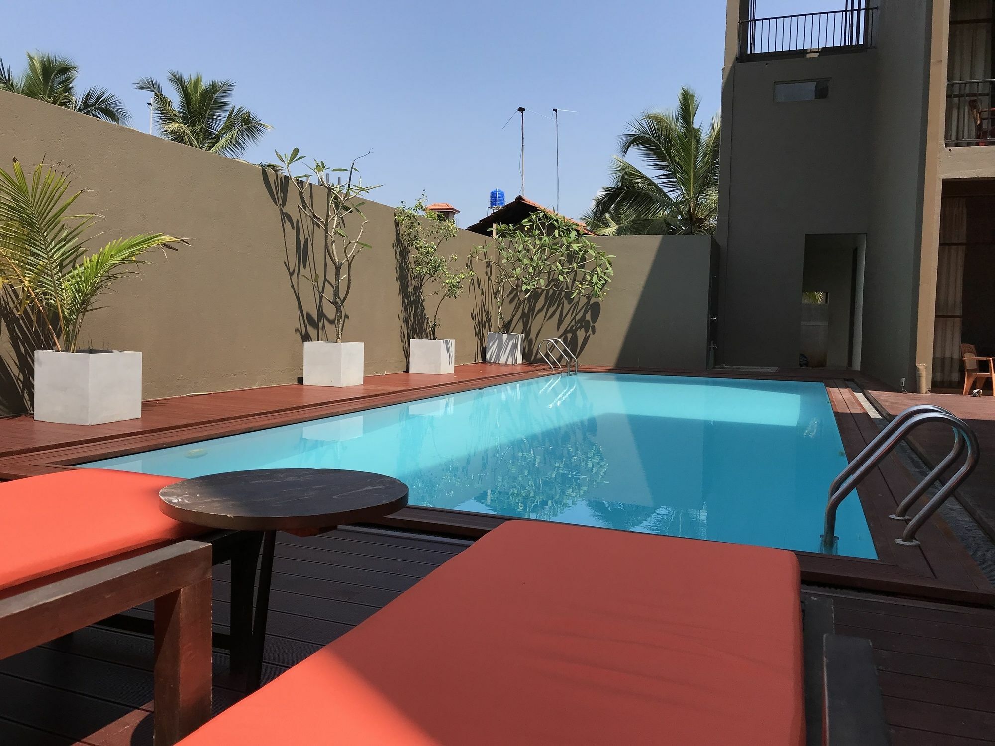 Waves By Tranquil Hotel Negombo Exterior foto